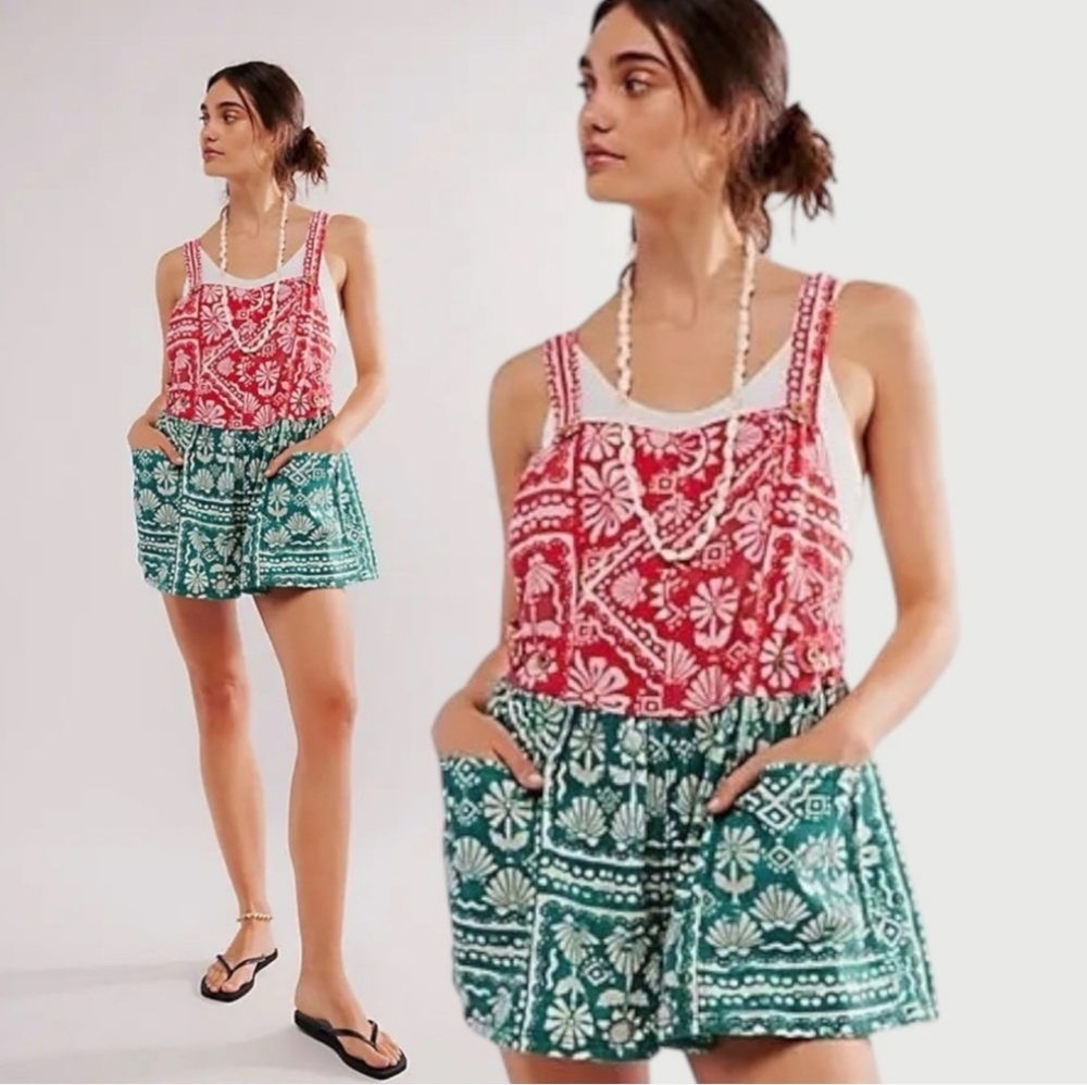 NWT Free People Palm Bay Printed Relaxed Romper Shortalls Boho Beach OVERALLS M